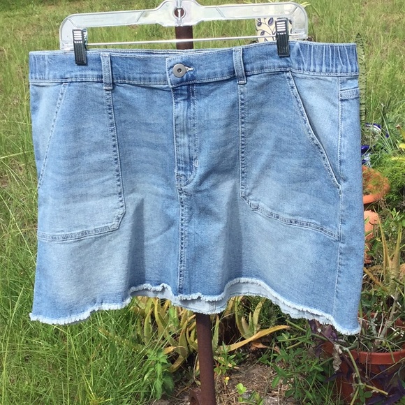 🦋NWOT “ NOBO “ Size  XXX Lg So Fun To Wear Denim Skirt Wardrobe Must Have 🦋 - Picture 2 of 10